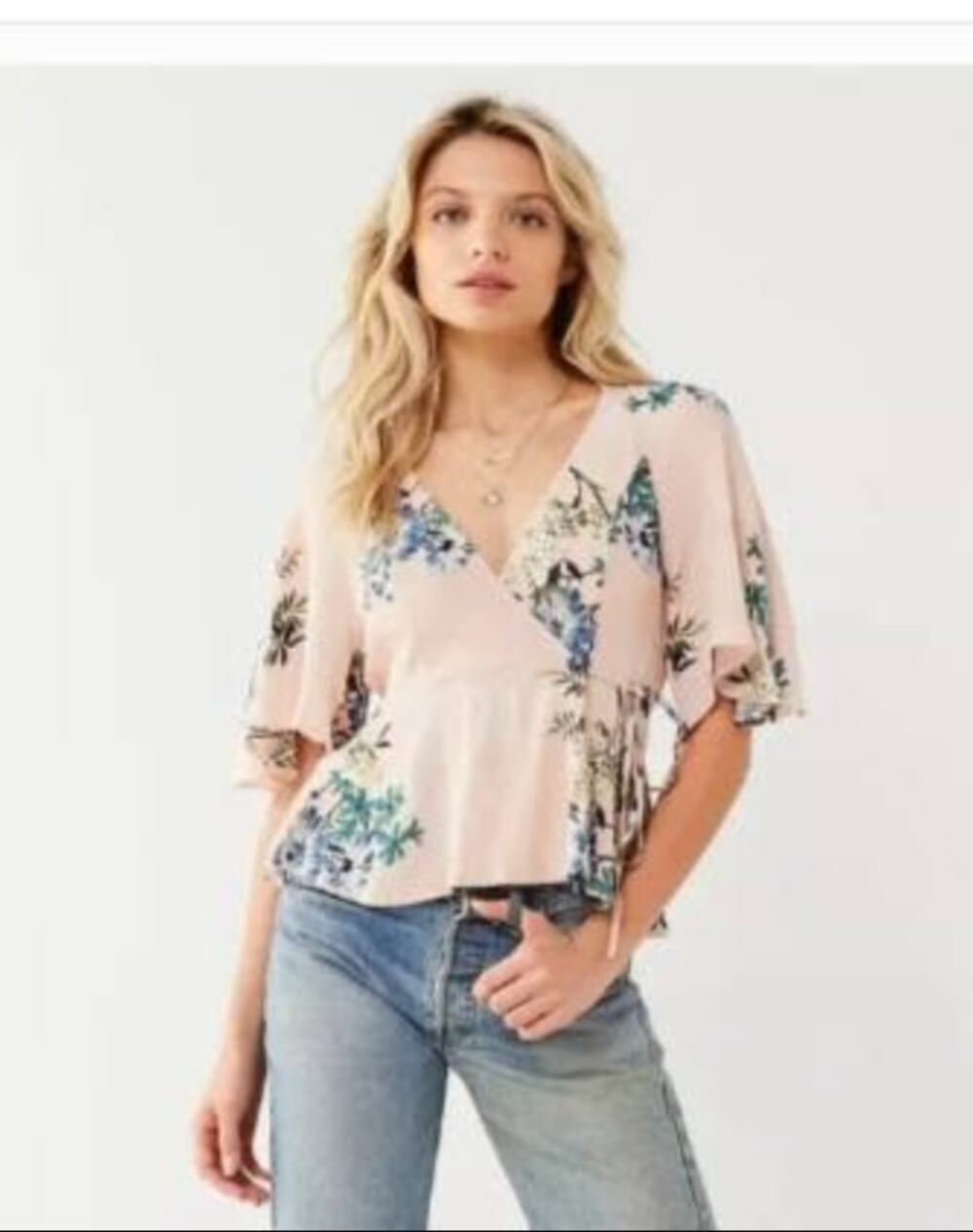 ASTR the Label Payton Floral Flutter Sleeve Wrap Top Pink Size S